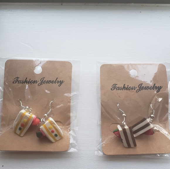Fashion Jewlery Cake Earrings - Picture 1 of 2